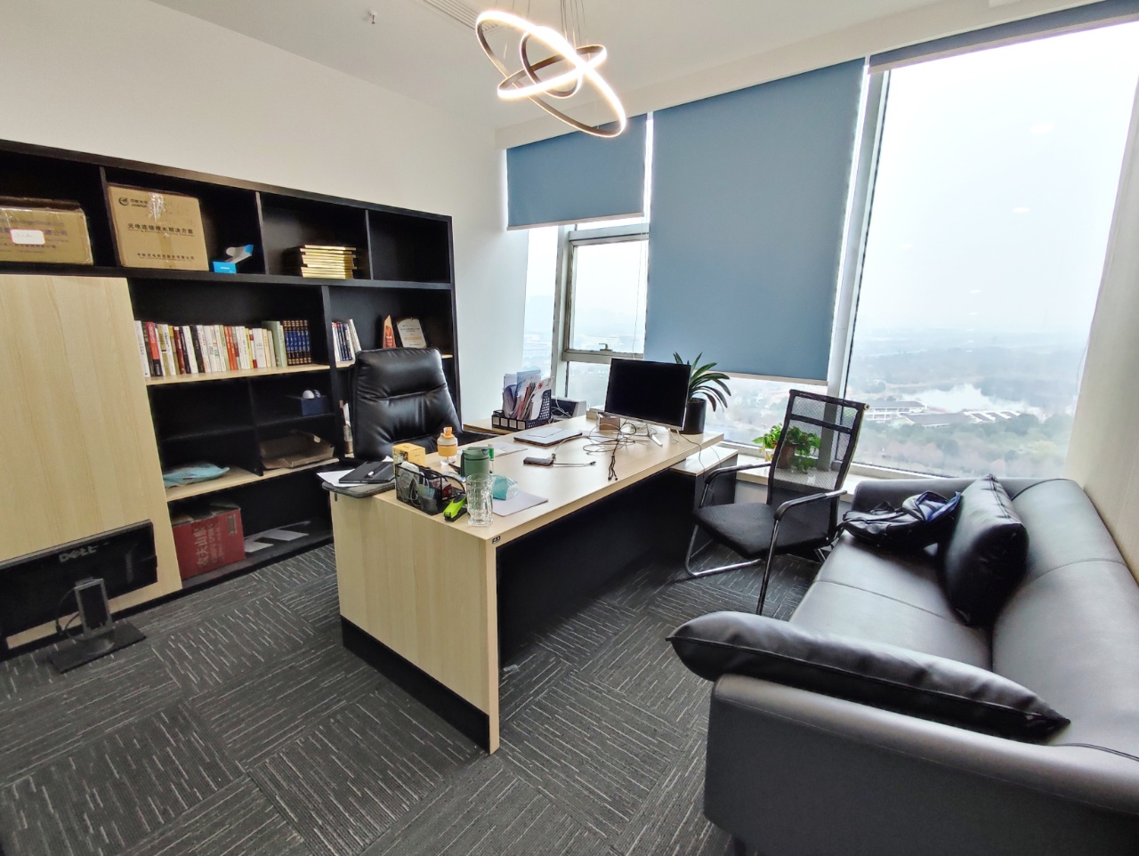 含物业 高新区新世纪环球中心精装小面积办公室 户型方正 交通便利