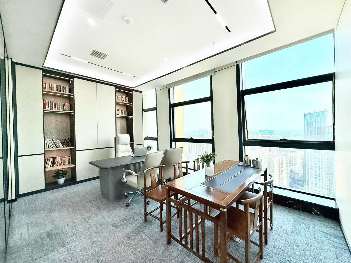 人民北路甲级楼宇 244平 4隔间18工位 精装带家具 品质装修 高区视野巴适 轻奢有格调 北成8号办公室出租