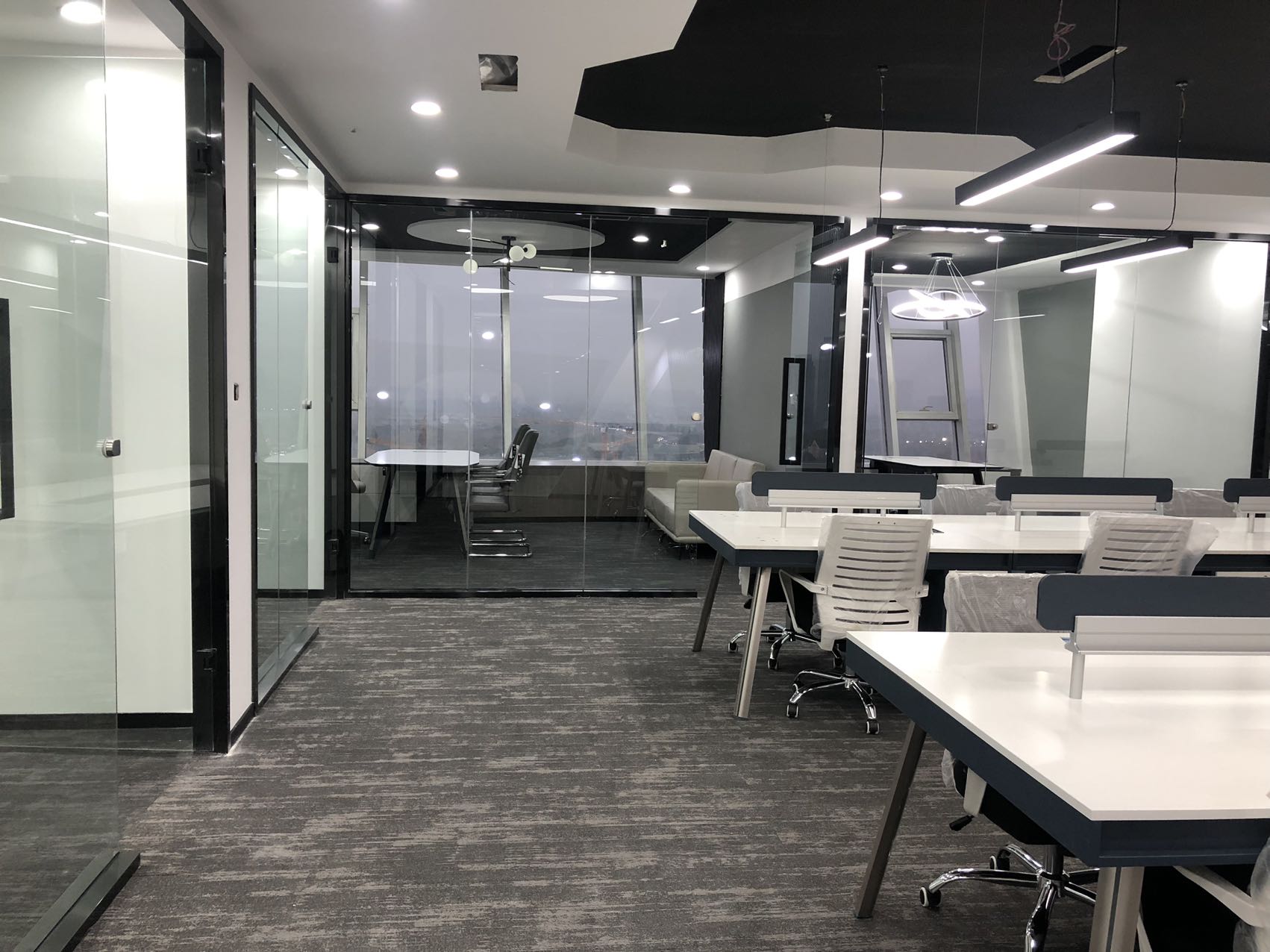 高新区新世纪环球中心精装222平办公室,户型方正 采光好