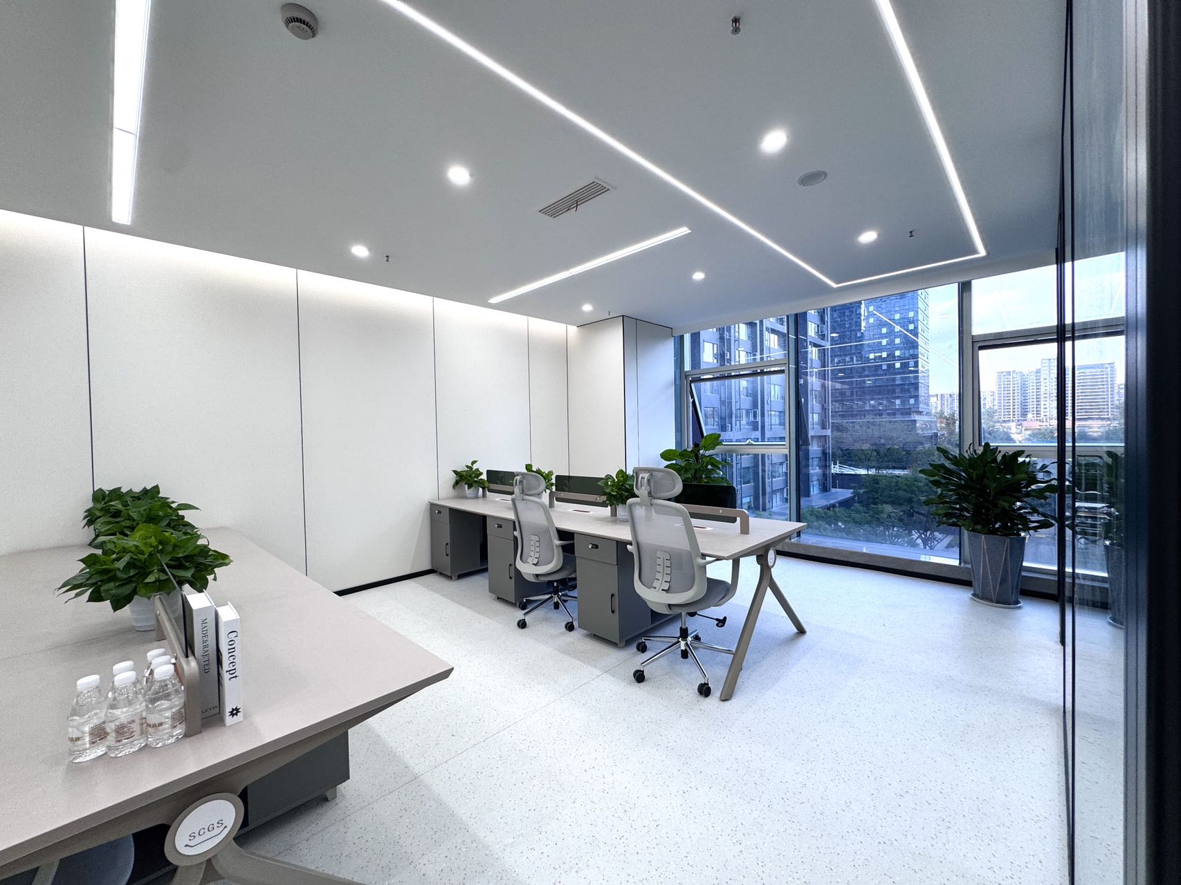 高新区5号线市一医院地铁 177平方 甲写 3隔间18工位 低区 有专用电梯 户型方正 天府新谷办公室出租