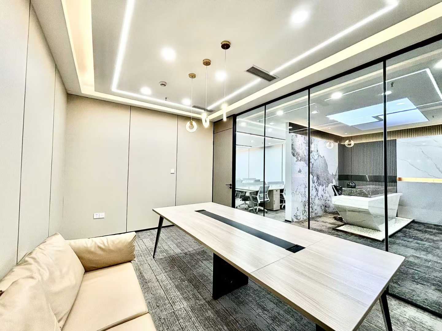 天府三街地铁口 24小时空调 210平 4隔间26工位 报价含物业费 含家具 新希望国际C座办公室出租