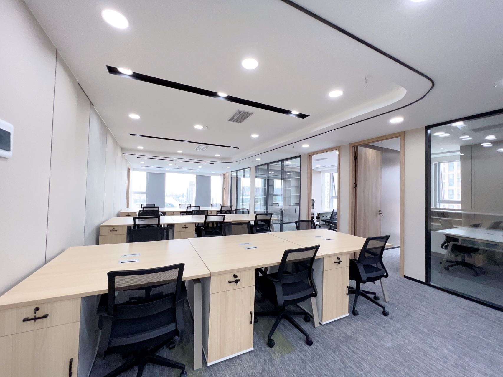 成都东站甲级写字楼 325平方 5隔间24工位 双面采光 24小时空调随时可控 中环国际办公室出租