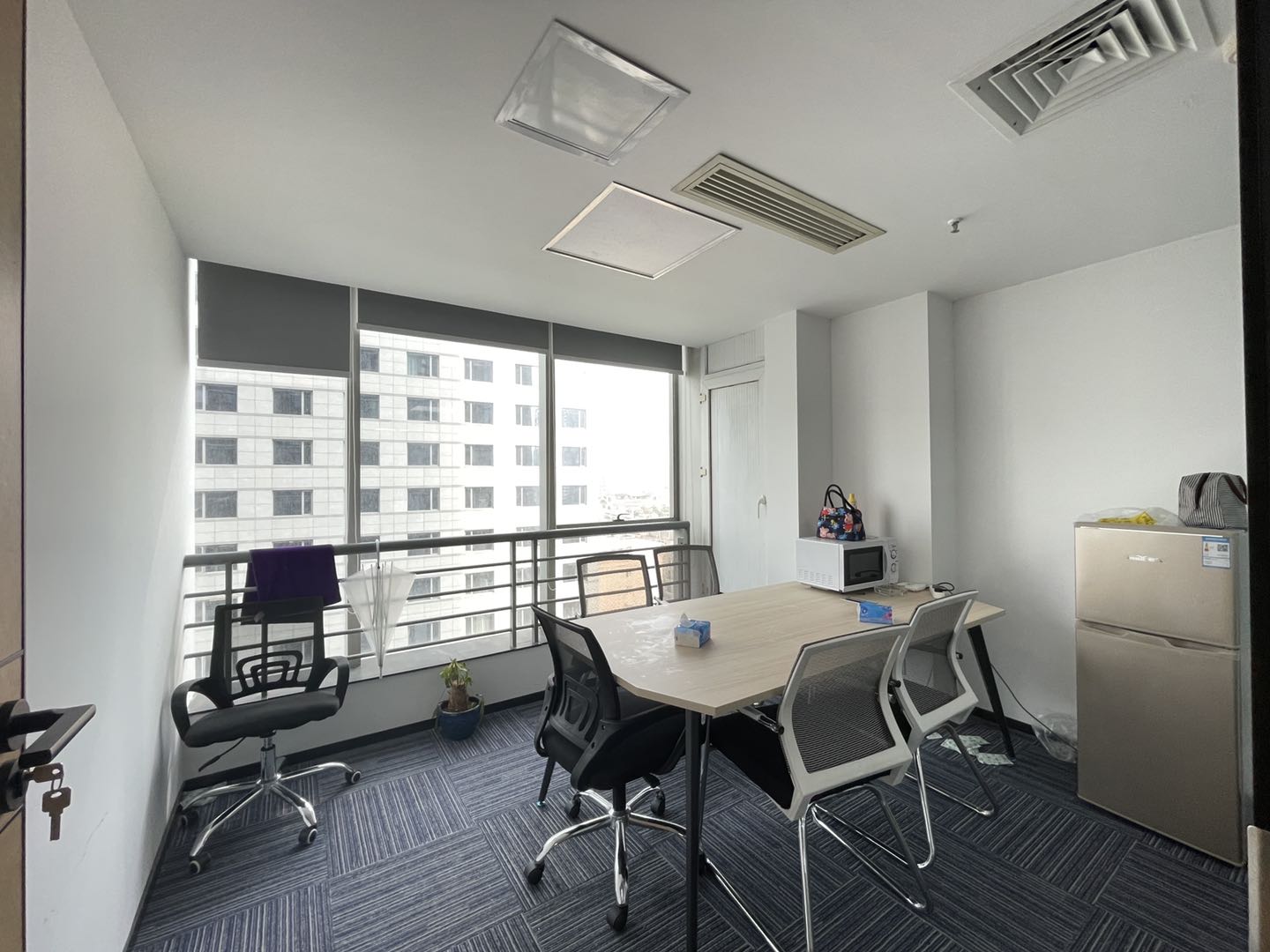 锦江区东门大桥地铁口东方广场精装101平办公室 户型方正 采光优秀 生活便利