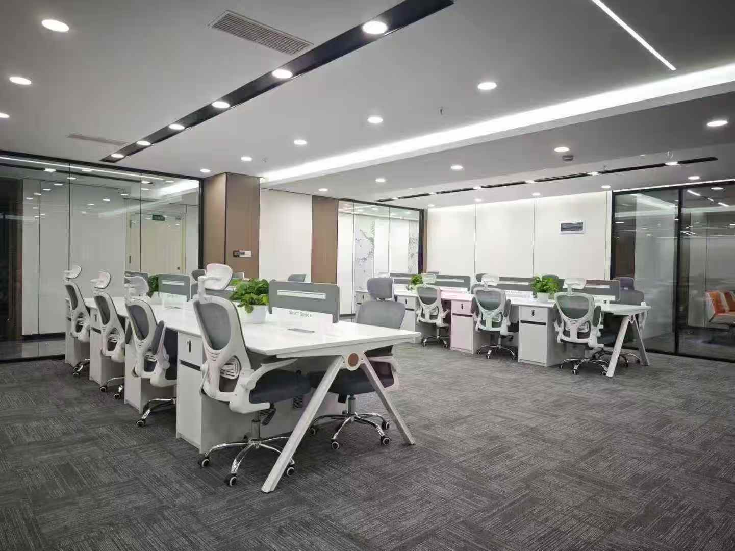 5号线市一医院地铁三四百米 283平方 5隔间25工位 电梯口户型 24小时空调 整层打造 天府新谷办公室出租