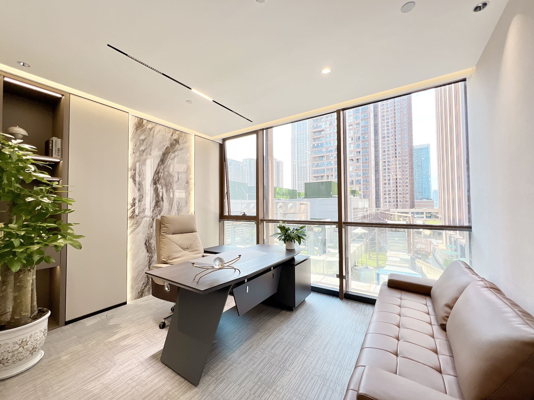 世纪城地铁口甲级楼盘 特价出租 158平方4隔间10工位带储物间 精装带家具 东方希望天祥办公室出租