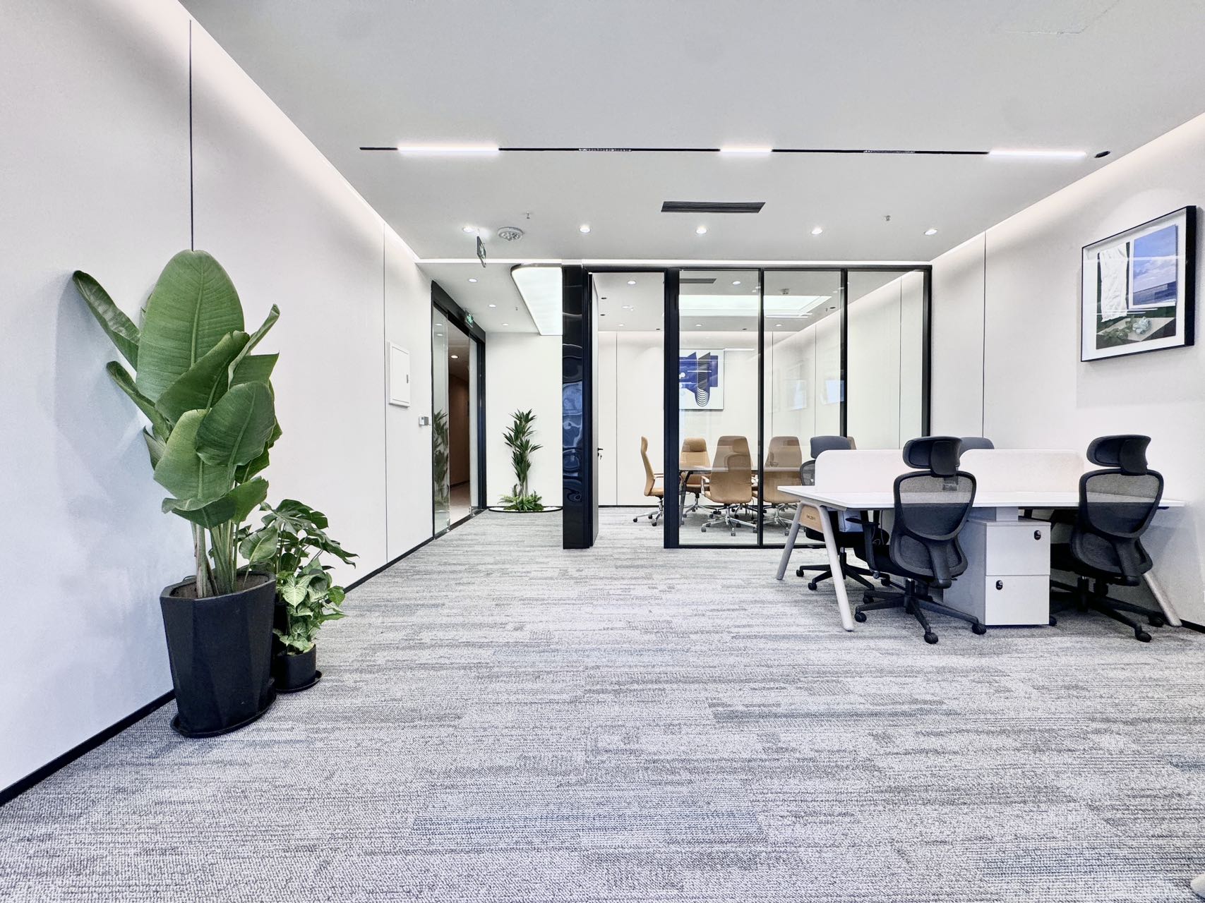 1号线高新地铁几百米 精致小户型 3隔间16工位 精装带家具 落地窗玻璃 晶科一号办公室出租