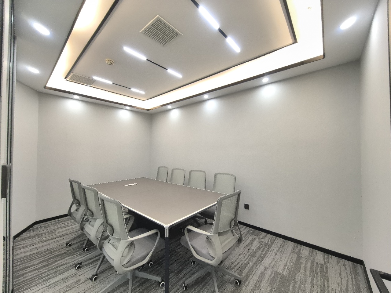 建设北路甲级写字楼 按套出租 3隔间12工位 户型方正 电梯口 精装带家具 拎包入住钻石广场 成都成华区写字楼出租