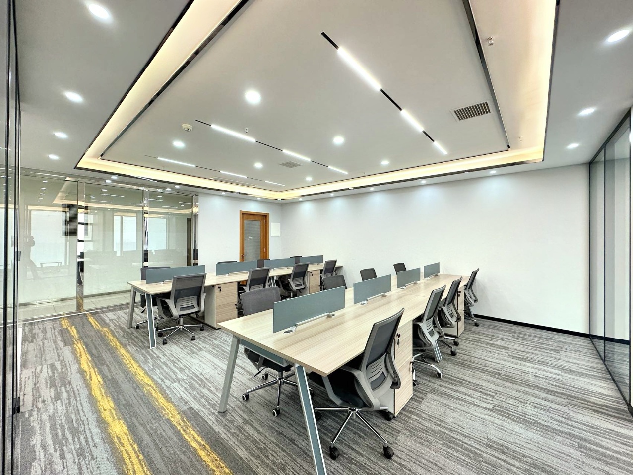 建设路甲级楼盘 按套出租 3隔间16工位 带前台 落地窗 视野巴适 含物业费 万科钻石广场办公室出租