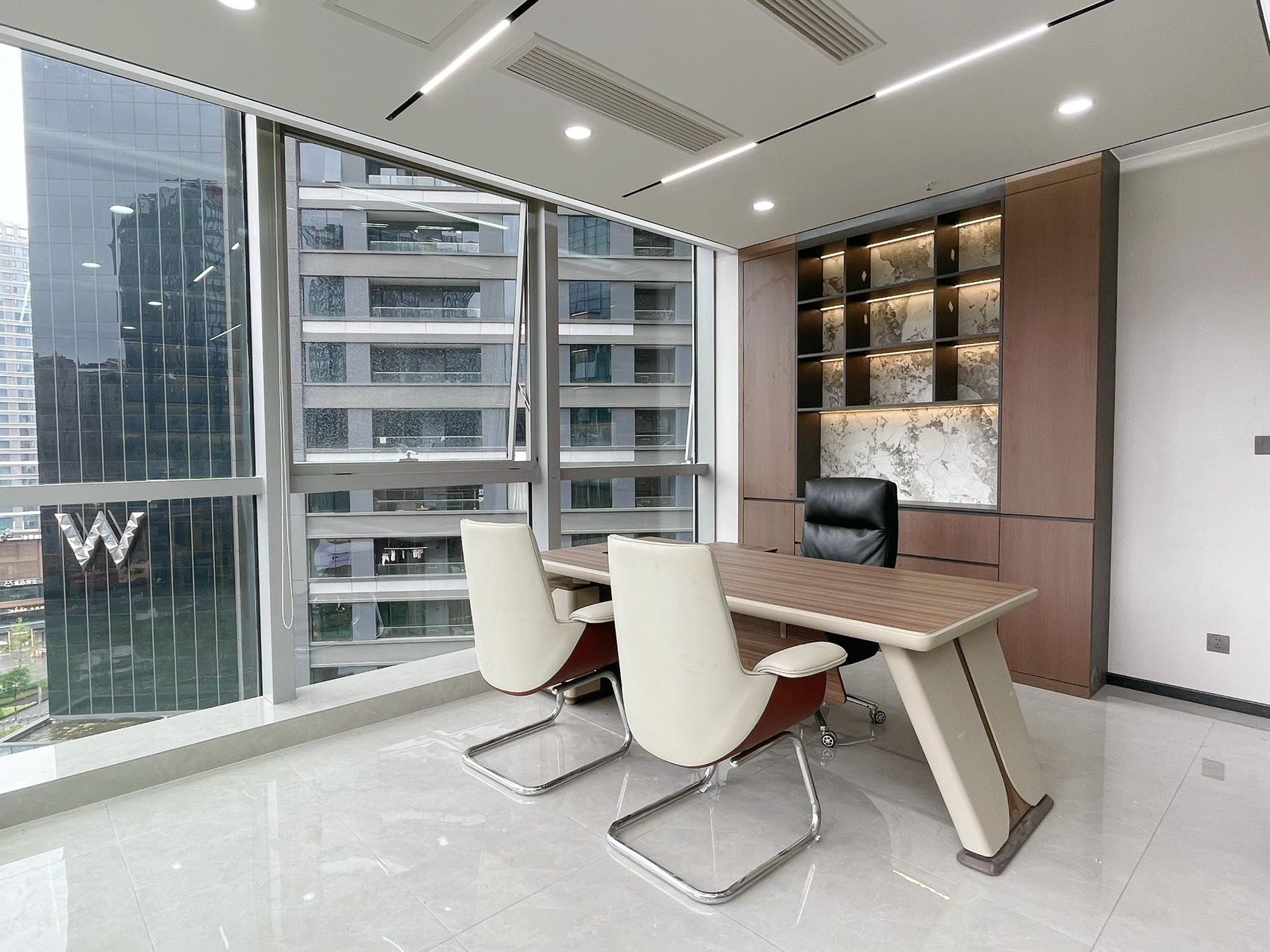 金融城悠方购物中心上方 285平 5隔间22工位 双面采光24小时空调 随开随关 誉峰国际M3办公室出租