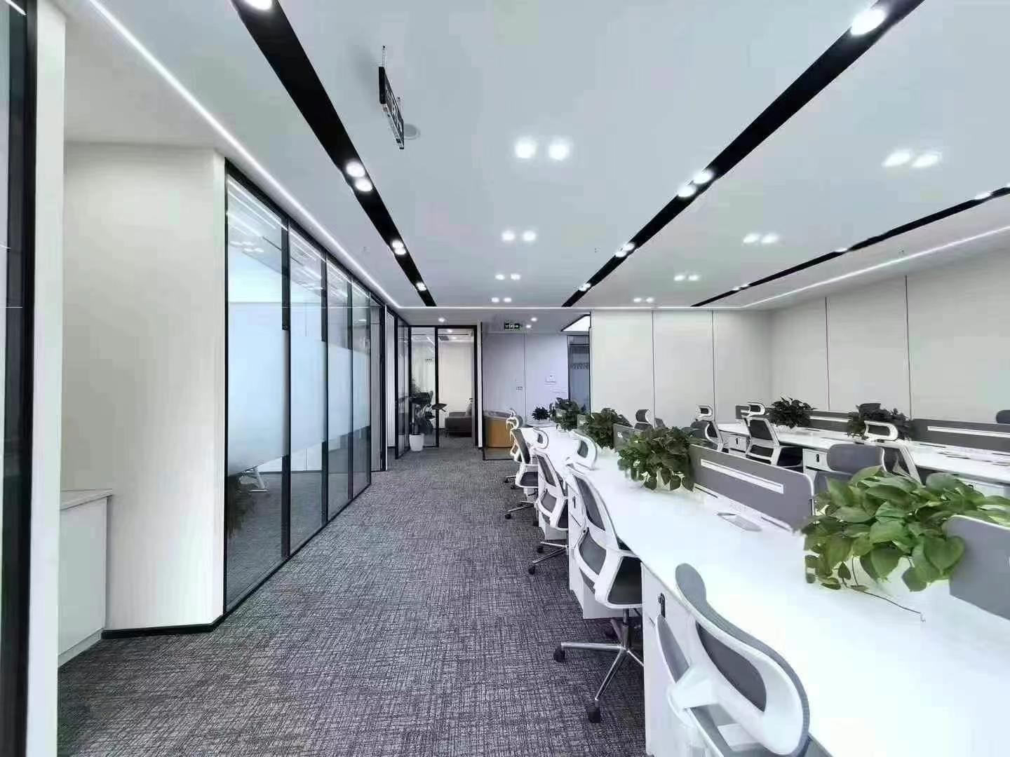 金融城甲写 248平方 4隔间20工位 精装带家具 双面采光 户型方正 中航国际广场办公室出租