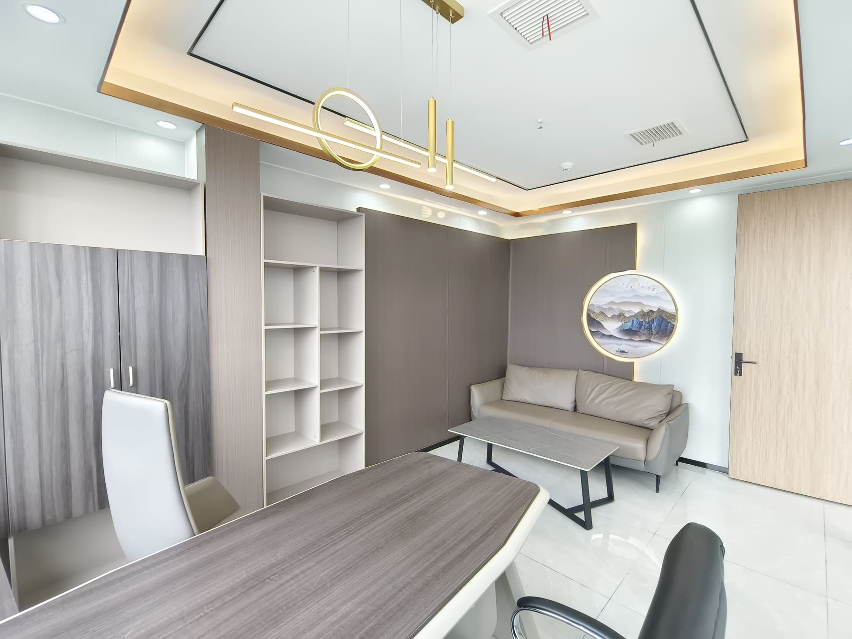 武侯区太平园地铁口 155平方 4隔间18工位带前台 无加时费 交通方便 下一站都市办公室出租