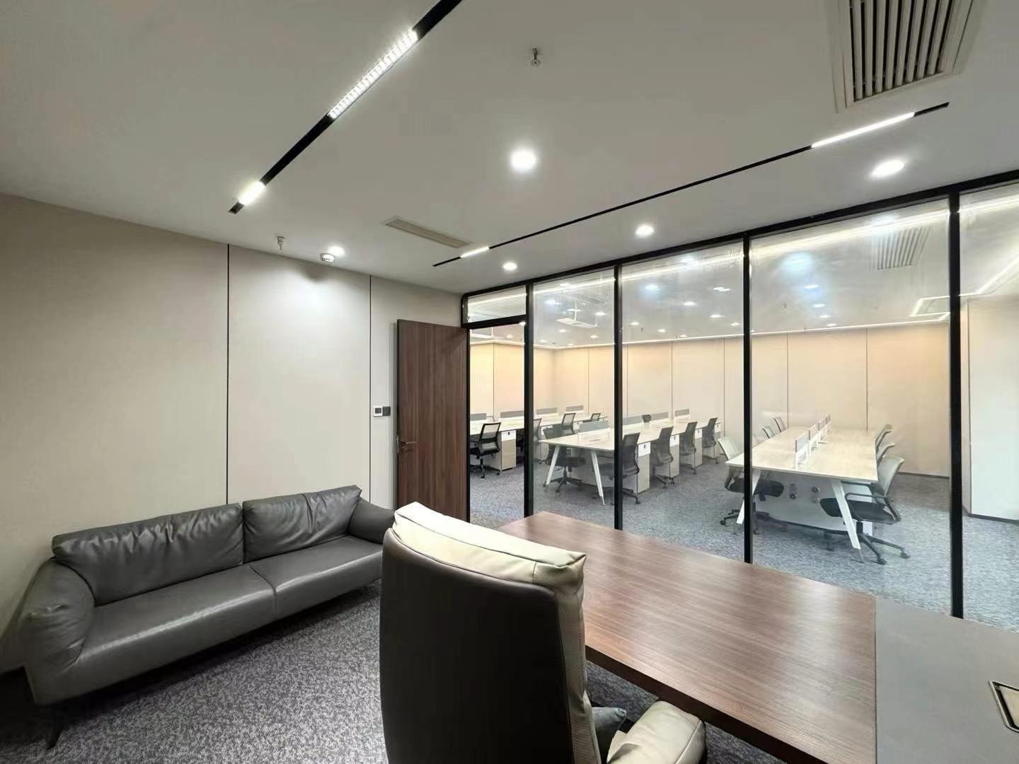 三街性价比纯写字楼 4隔间30工位 物业费便宜 24小时空调 户型方正带前台 新希望国际B座办公室出租