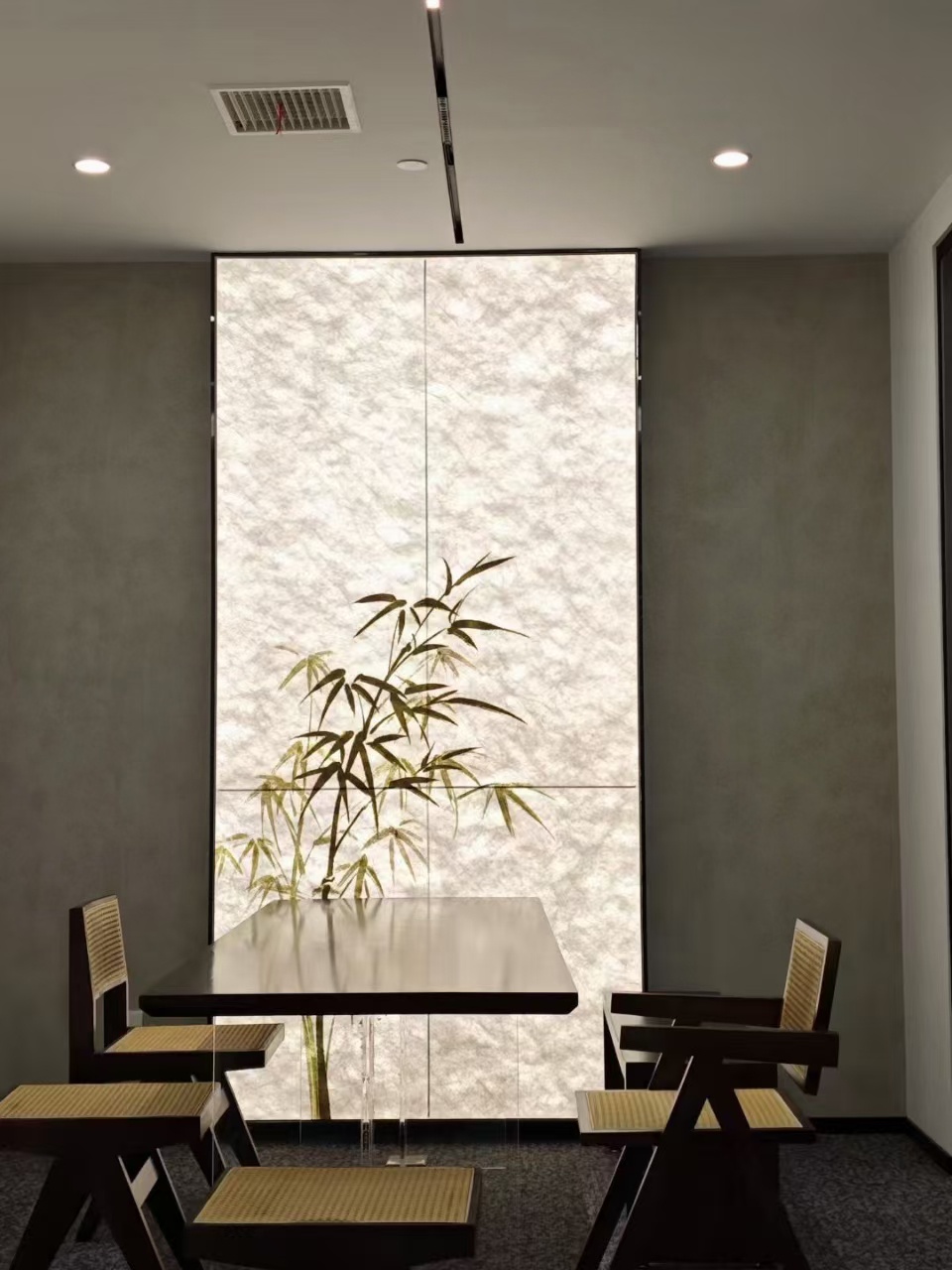 天府三街甲级楼盘 产权面积出租 389平方 6隔间50工位 户型方正 装修大气上档次 带家具 希顿国际办公室出租