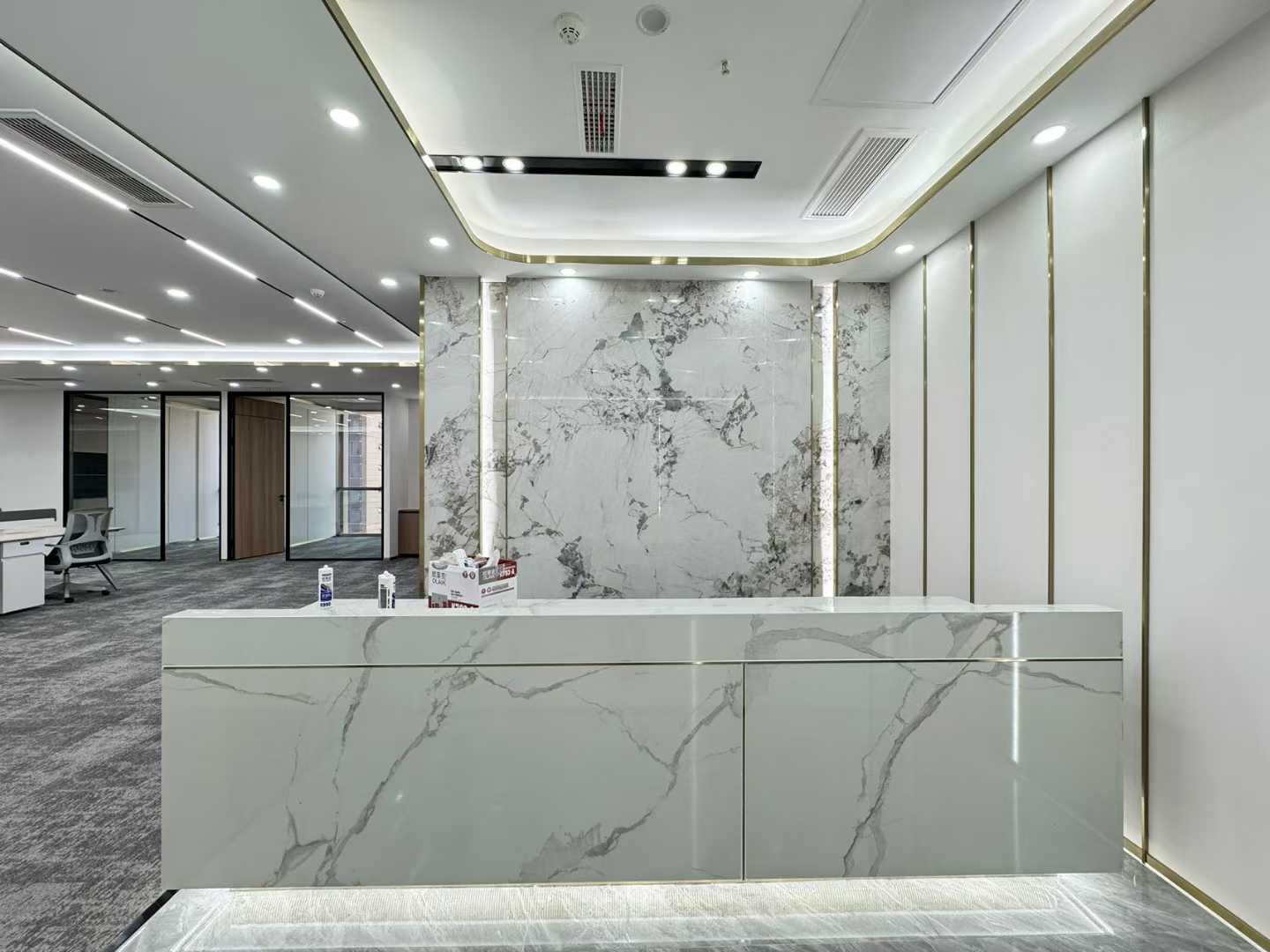 世纪城地铁口甲级双面采光户型 365平方 6隔间30工位 采光视野安逸 东方希望天祥办公室出租