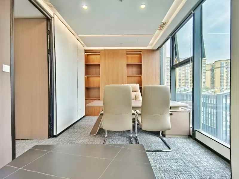 金牛区2号线金周路地铁400米 优质楼盘 4隔间13工位 户型装修巴适 视野开阔 安格斯汇创中心办公室出租