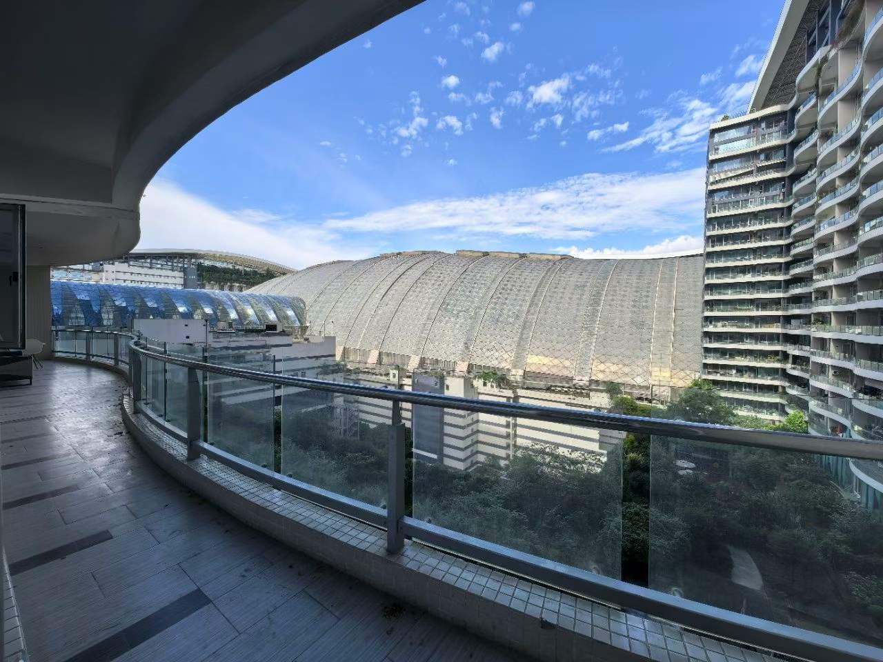 环球中心东区朝内带阳台户型 4隔间30工位 258平 报价含物费 价格可谈 环球中心办公室出租