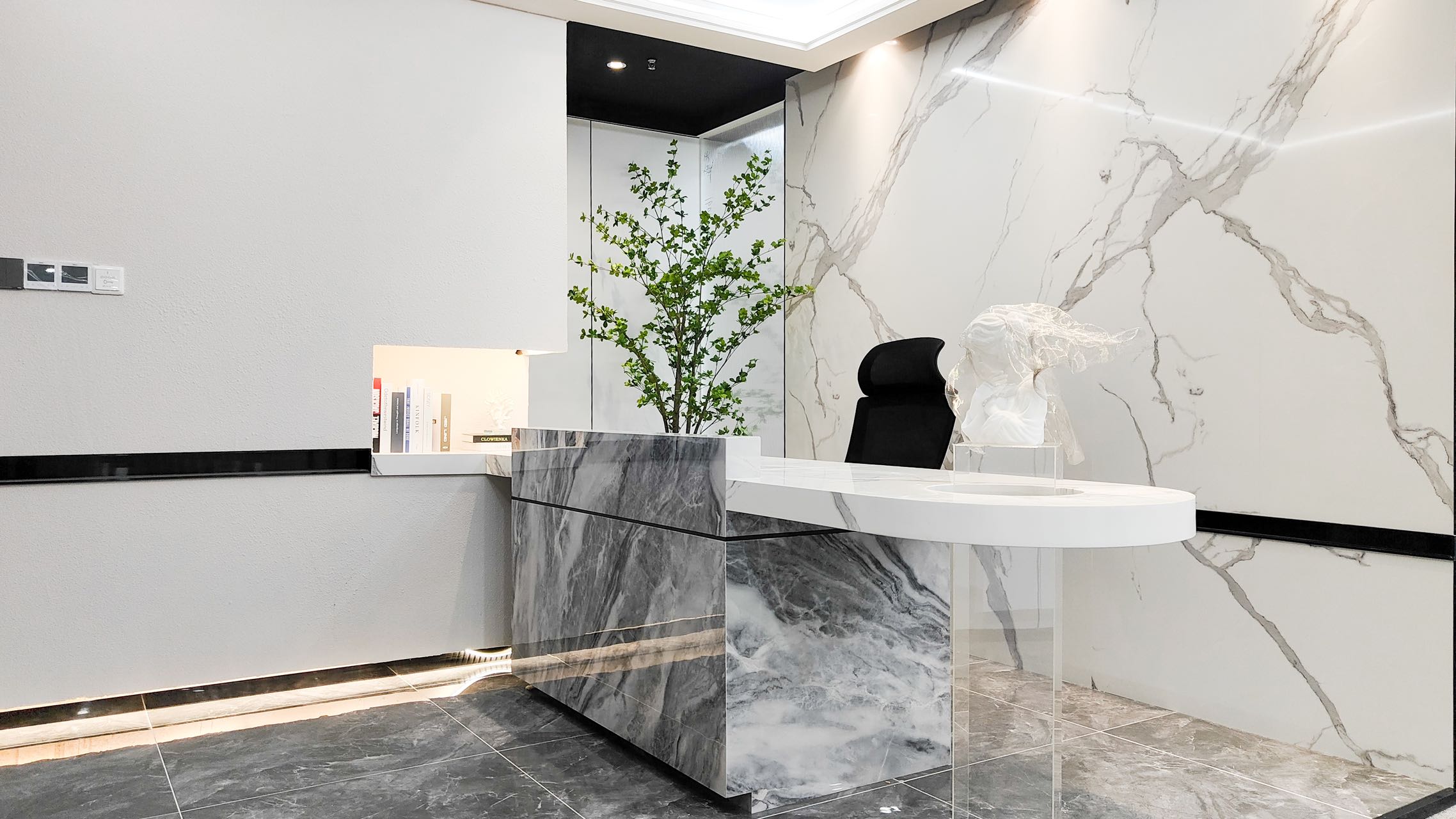 9号线芯岛地铁几百米 双面采光看江景 291平 6隔间24工位 无加时费 一梯一户静谧安逸  复地金融岛办公室出租