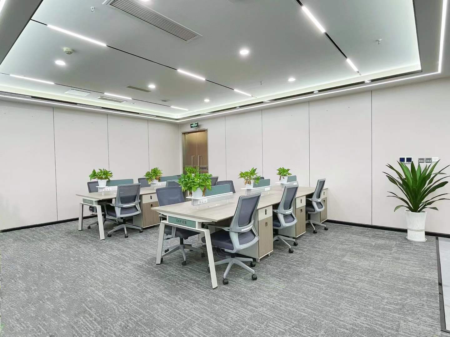 金融城誉峰国际M3电梯口小户型 3隔间16工位 24小时候空调 工作时间灵活 昭示性好 誉峰国际办公室出租