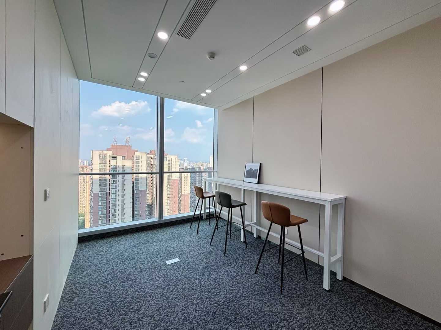 攀成钢甲级写字楼 近地铁 整层打造 带小面积均有 4隔间25工位 报价含物业费 光环中心办公室出租