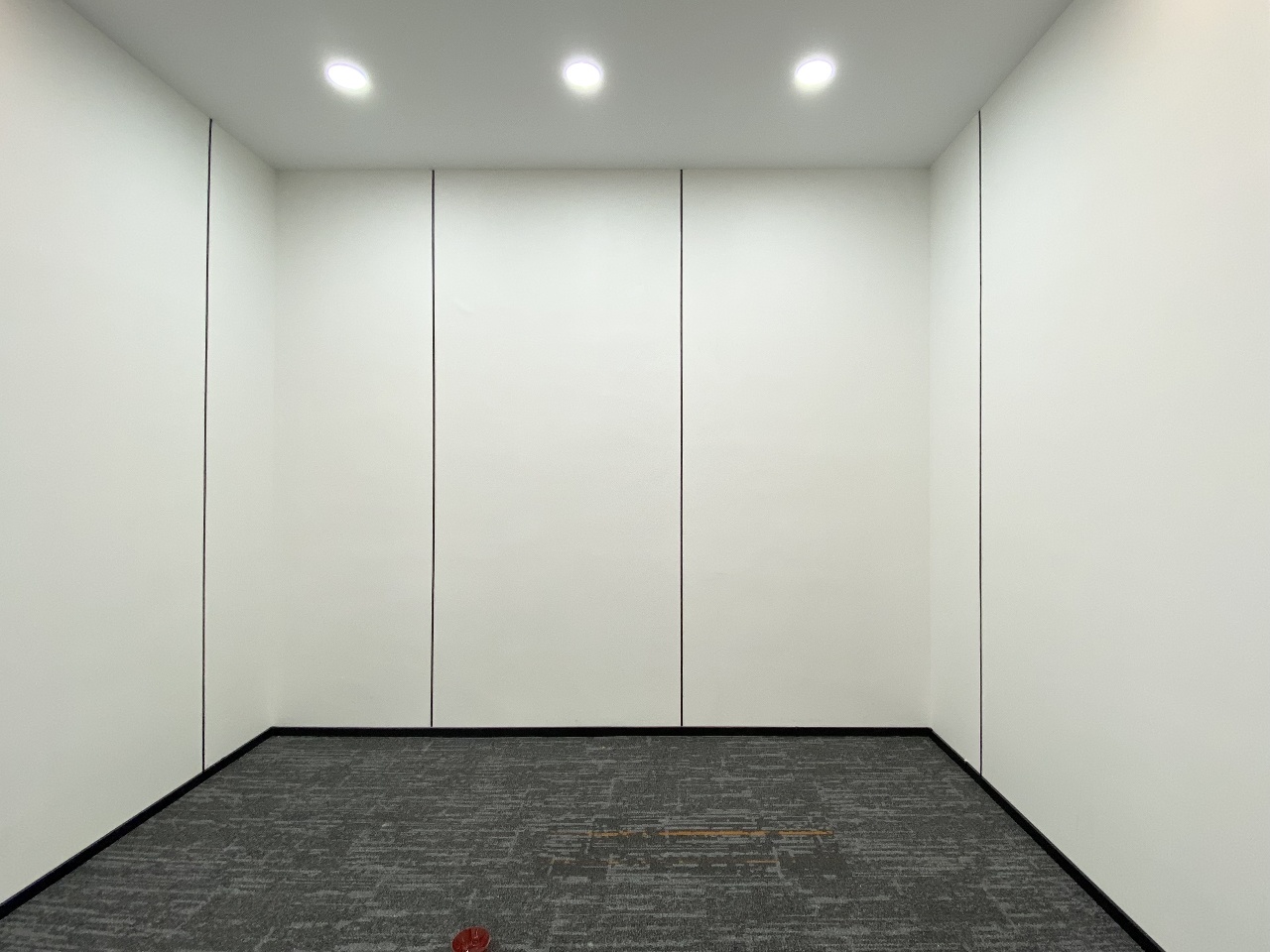 高新世纪城地铁口甲级楼盘 104平方 3隔间8工位 大老板间 交通方便 东方希望天祥办公室出租