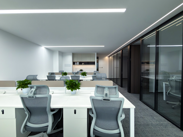 2号线牛市口地铁几百米 按套出租 含物业费 3隔间18工位 精装带家具 高区视野巴适 摩根中心办公室出租