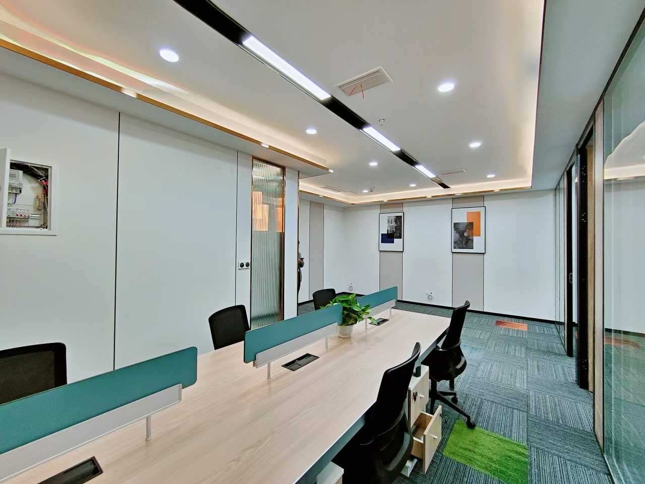 天府二街精装创业小户型 2隔间12工位 朝南 特价含物业费  甲级楼宇 天府金融大厦办公室出租