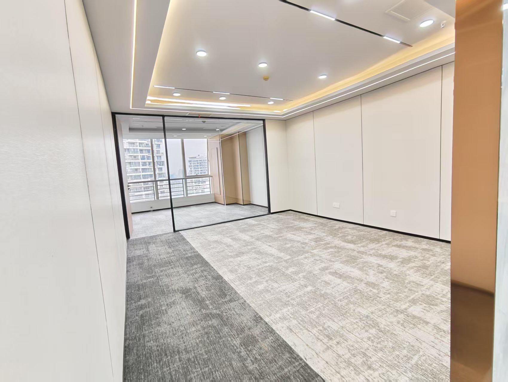 市中心东门大桥地铁口 套租小面积 1隔间8工位带形象墙 含物业费 东方广场办公室出租