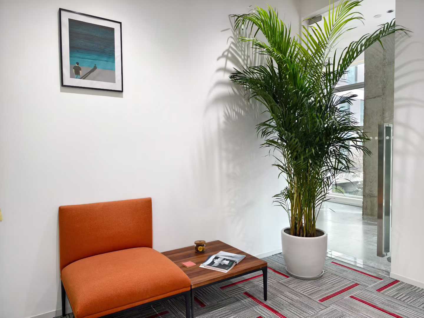 高新区园区办公户型 服务面积348平方 5隔间30工位 带家具 报价含物业费 大气前厅 软件园C区办公室出租