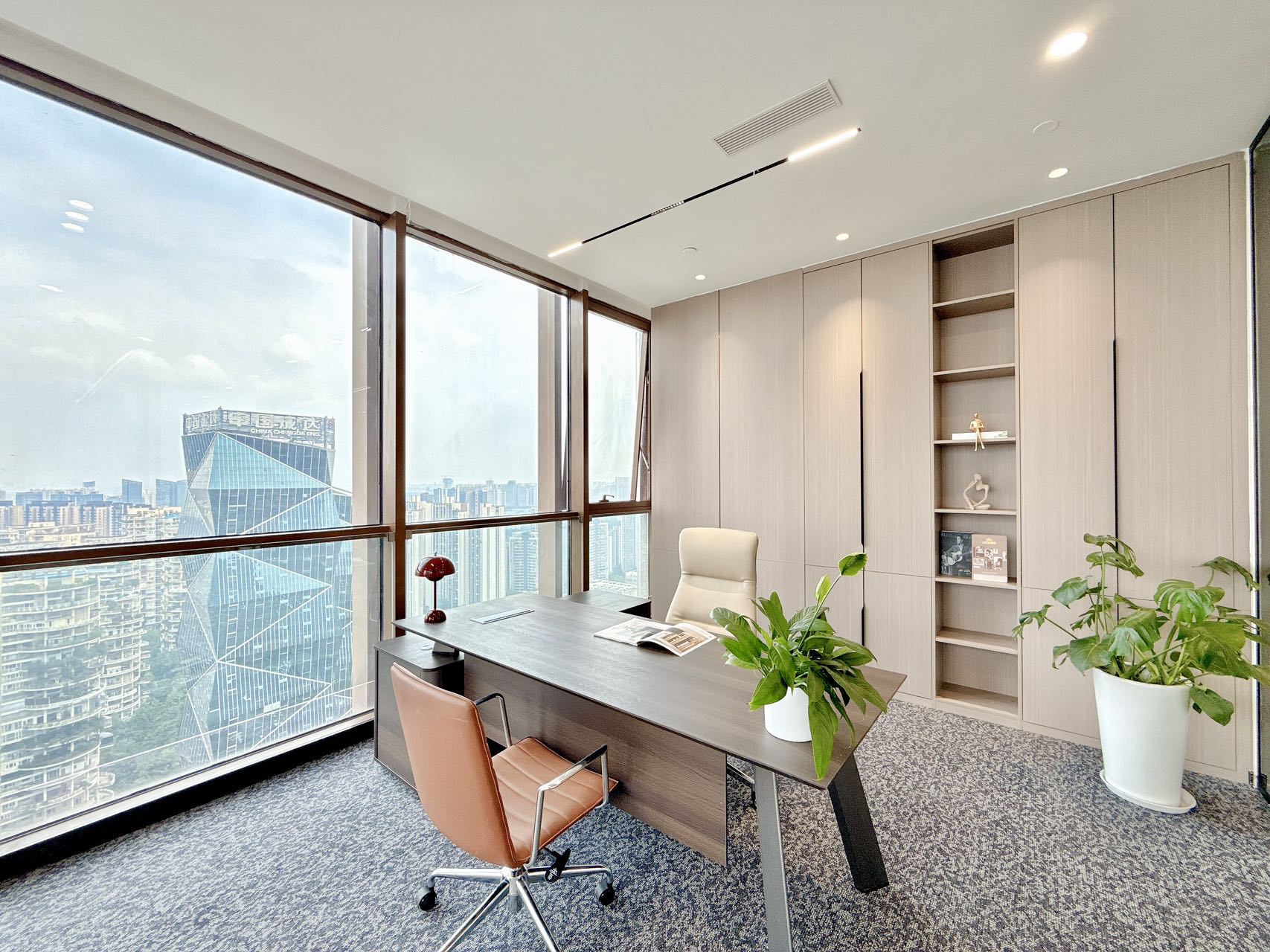 高新世纪城地铁口 面积518平 7隔间70工位 双面采光 双老板间 家具可调 东方希望天祥办公室出租