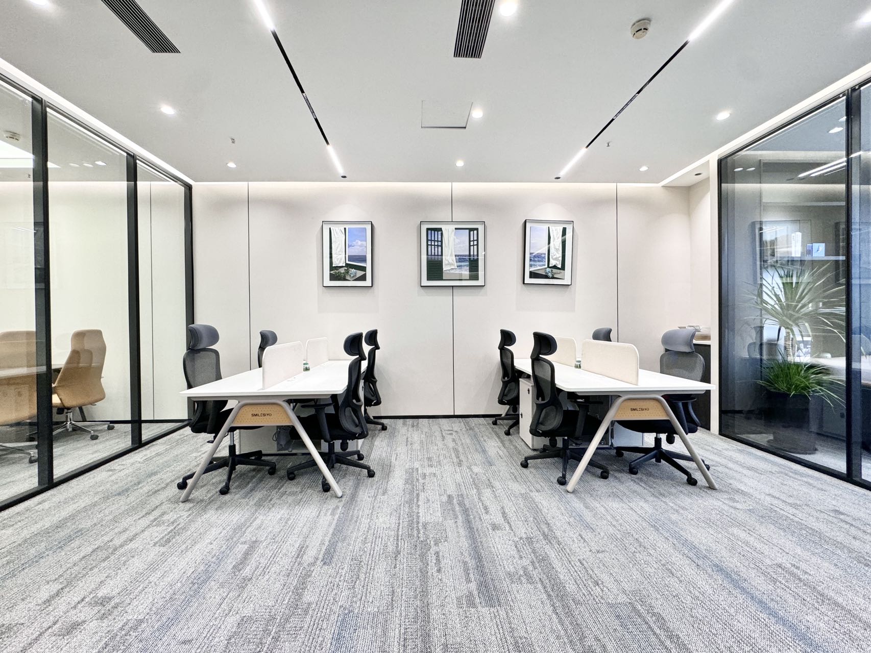 1号线高新地铁几百米 精致小户型 3隔间16工位 精装带家具 落地窗玻璃 晶科一号办公室出租