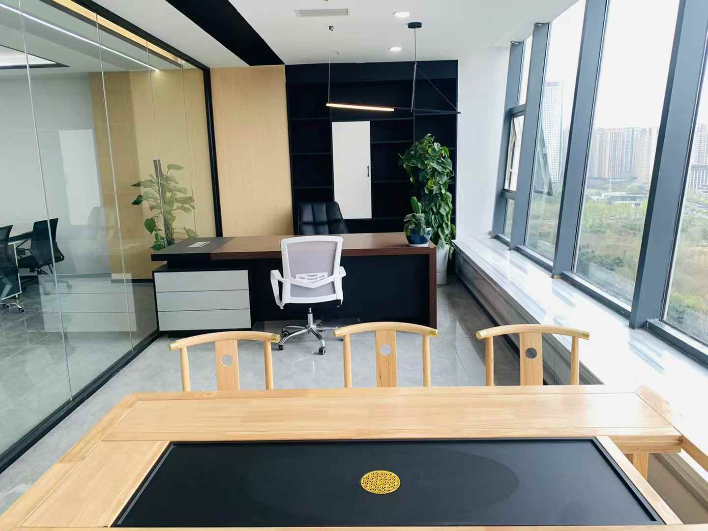 环球中心西区朝外户型  5隔间18工位 精装带家具 大气前台 环球中心办公室出租