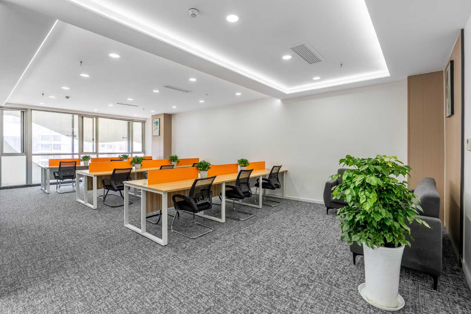 武侯区3号线太平园地铁口 三线交汇 125平 2隔间24工位 户型方正 拎包入住 下一站都市办公室出租