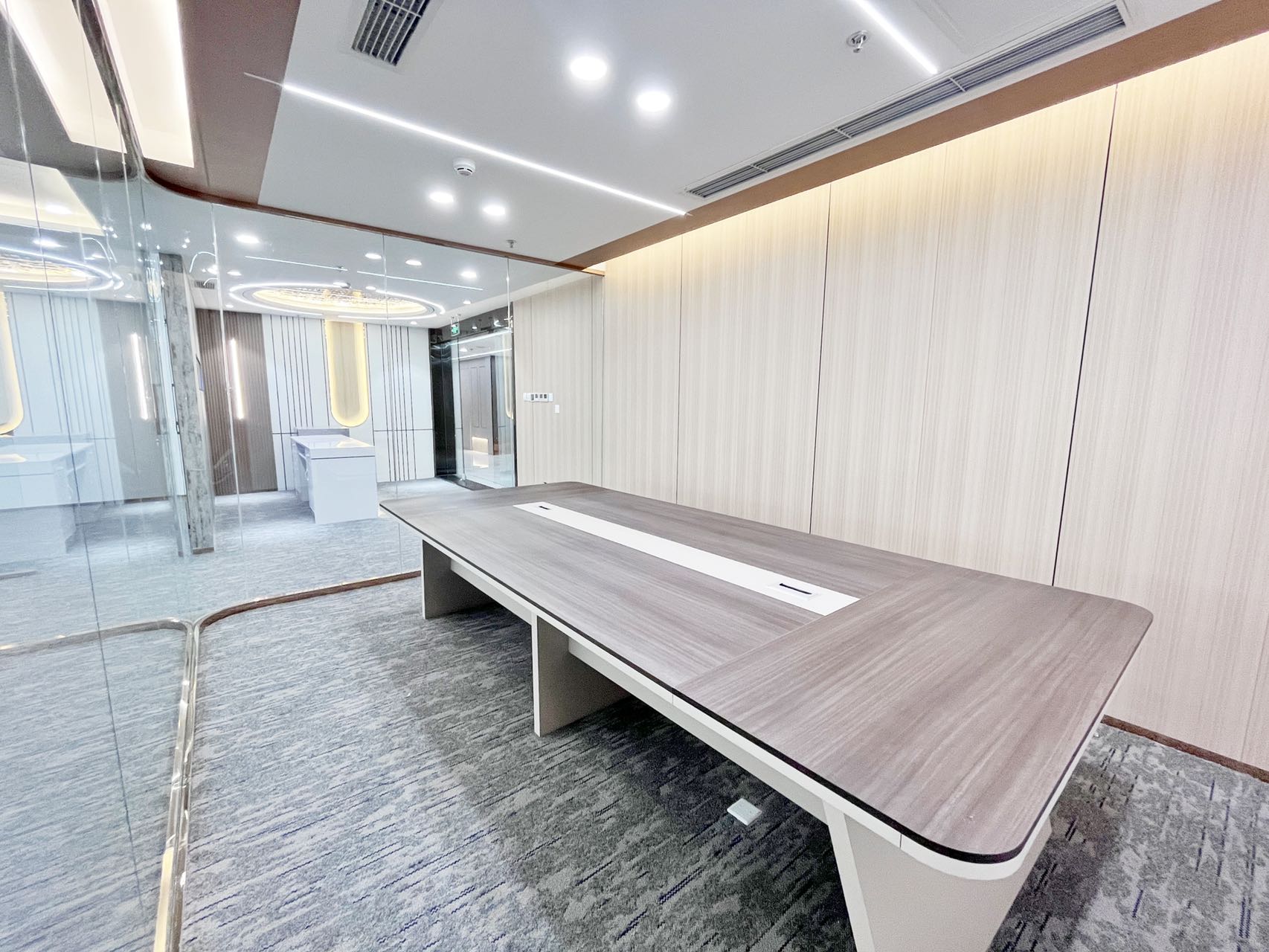 高新地铁附近 电梯口户型高区视野 服务面积312平 6隔间24工位 无加时费 精装带家具 茂业中心办公室出租