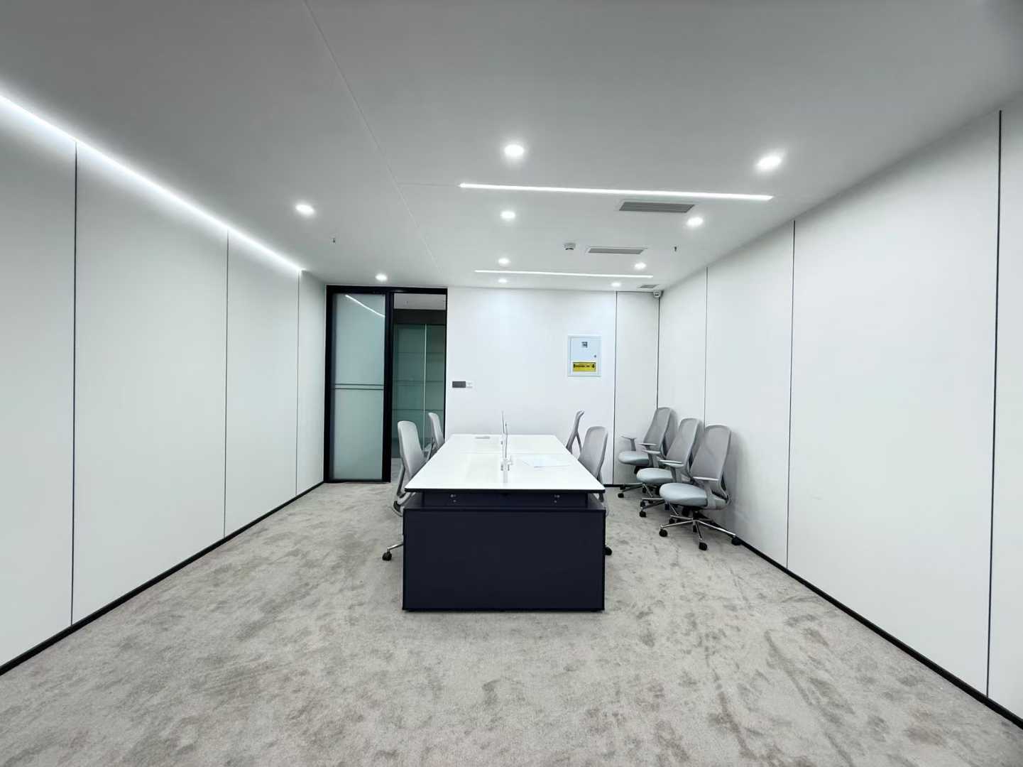 金融城孵化园创业小面积 85平 1隔间12工位带形象墙 三线交汇 24小时空调 小而精致 中航国际交流中心办公室出租