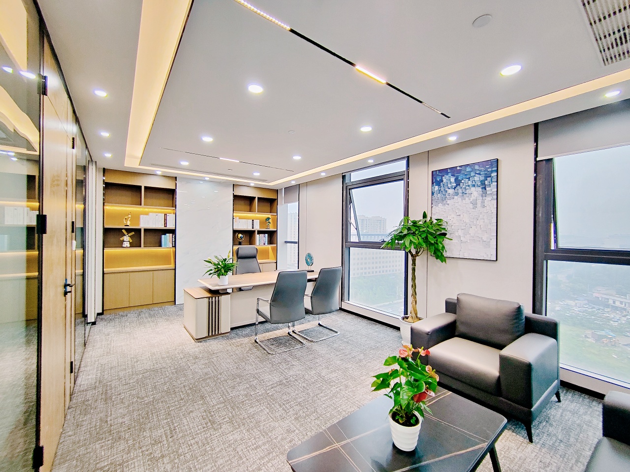 成都西站地铁口精装好房 385平 5隔间42工位+茶水间 空调无加时费 精装带家具 带共享配套 安格斯恒通中心办公室出租