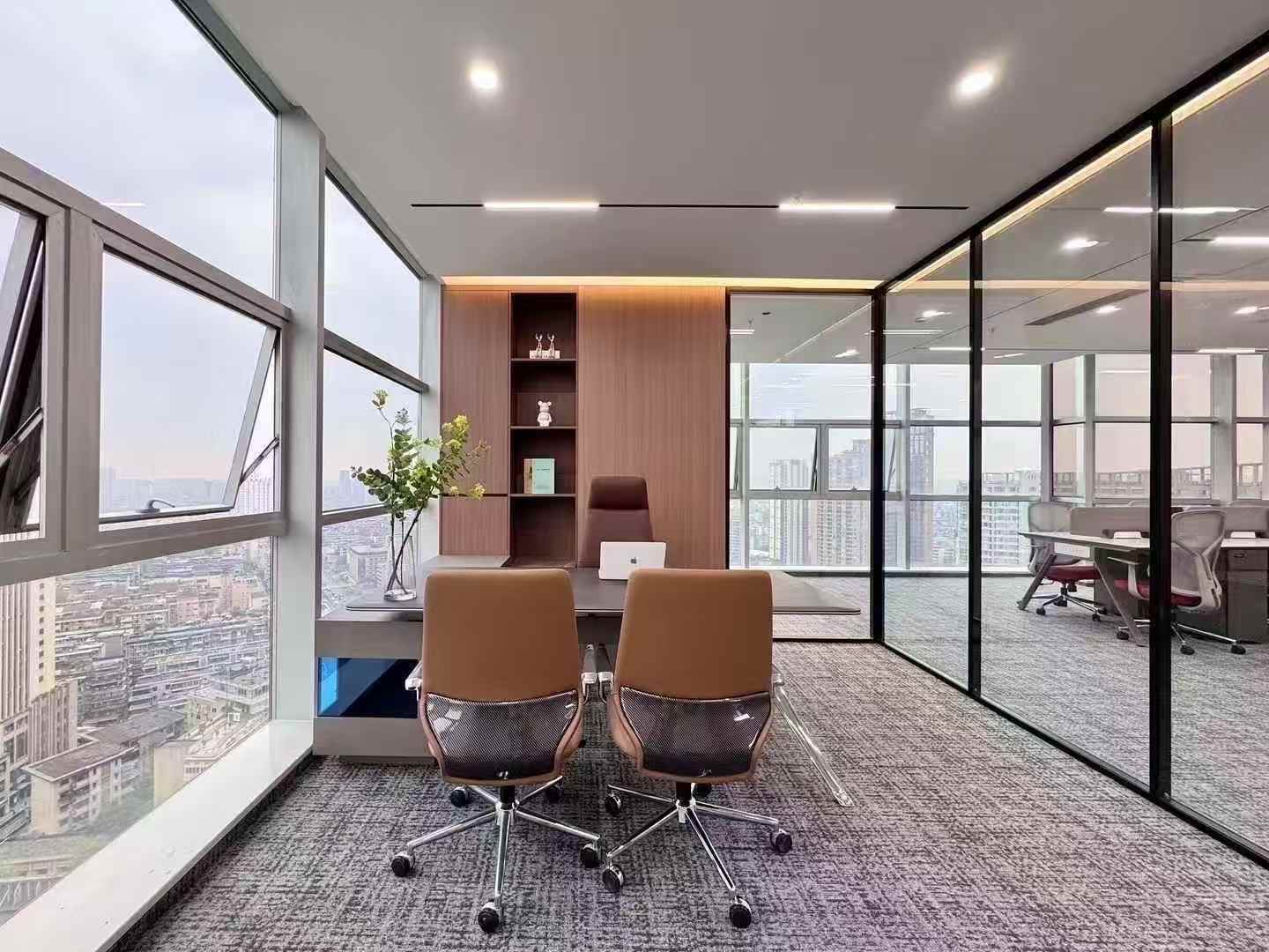 5号线花牌坊地铁口 精装双面采光 290平 4隔间28工位 品质装修 价格含物业含家具 新时金泰大厦办公室出租