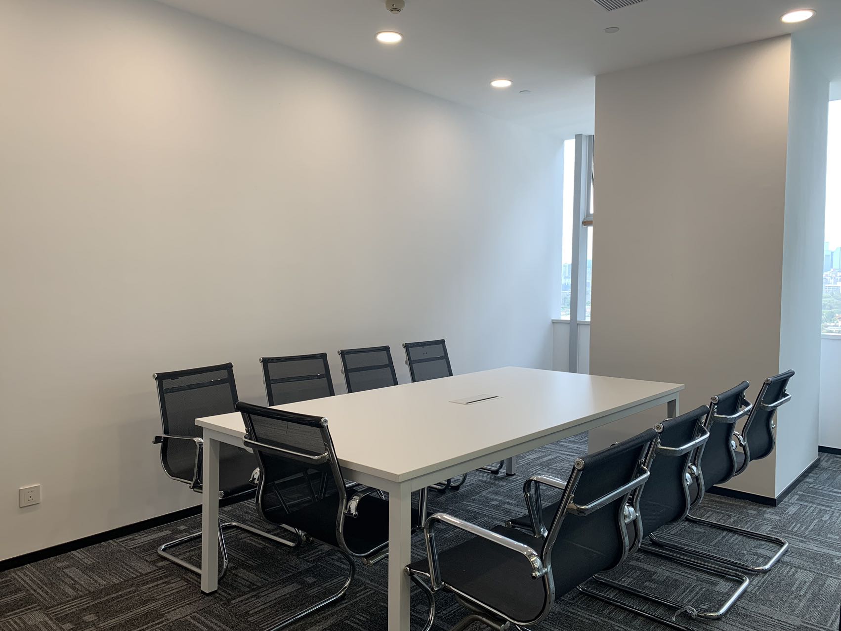 锦江区东湖公园地铁口 200平方米 3隔间30工位 精装带家具  采光面大 华润广场办公室出租