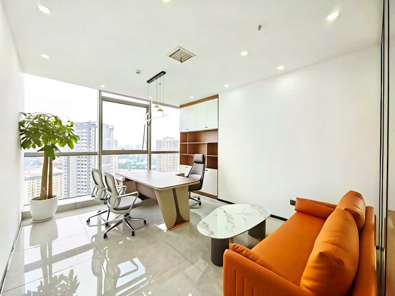 成华区理工大学地铁口 套租方正 双面采光 4隔间30工位 视野巴适 适合接待 24小时空调 招商城市主场办公室出租