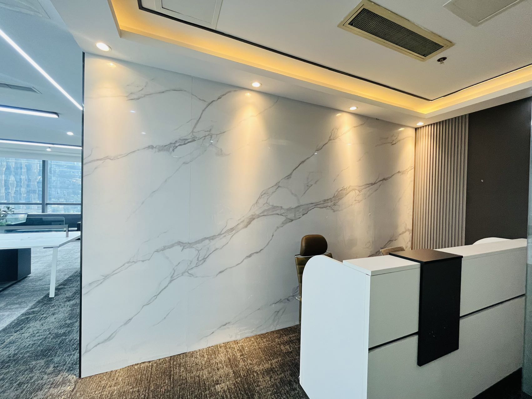 世纪城精选好房 按套出租 2隔间24工位 采光面大 带家具 特价出租 蜀都中心办公室出租