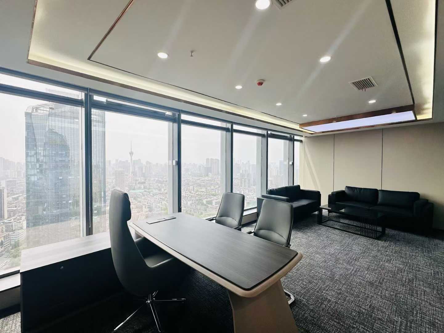 成华区紧邻东郊记忆 杉板桥地铁四五百米 326平方 6隔间28工位 高区视野无遮挡 精装带家具 多弗国际办公室 出租