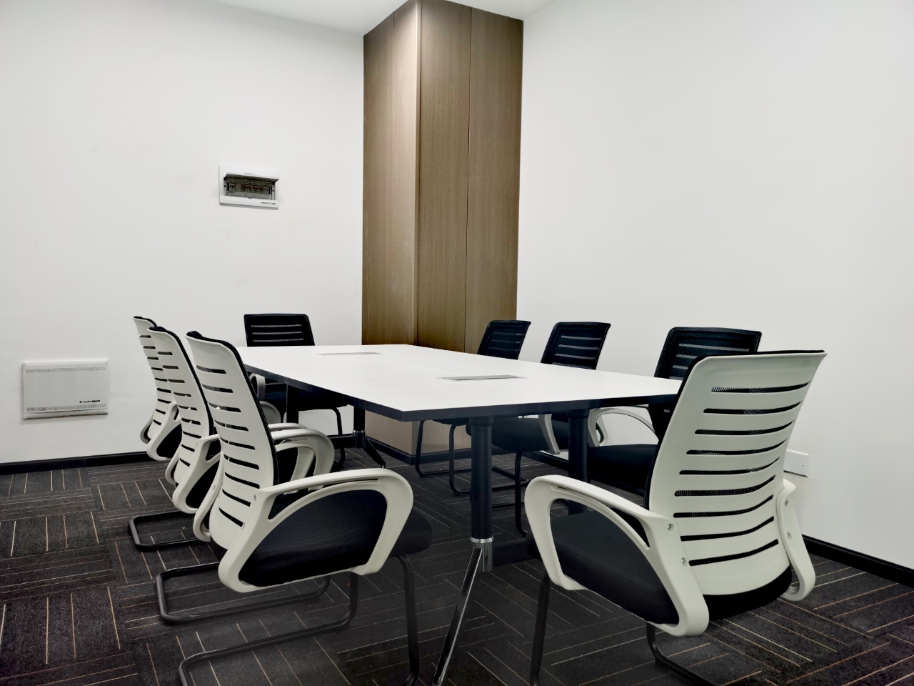 龙光世纪中心小户型127平创业型精装修办公室 房源品质高办公舒适