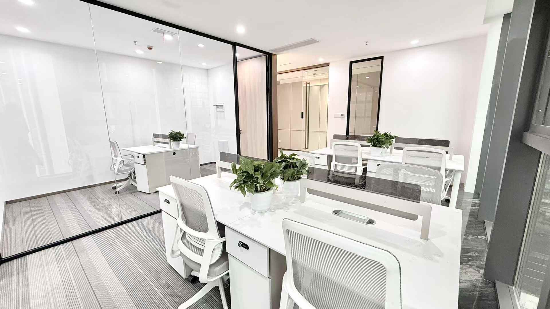 中和版块地铁口整栋运营 109平方 2隔间8工位 双面采光 落地玻璃 创业首选 香榭国际办公室出租