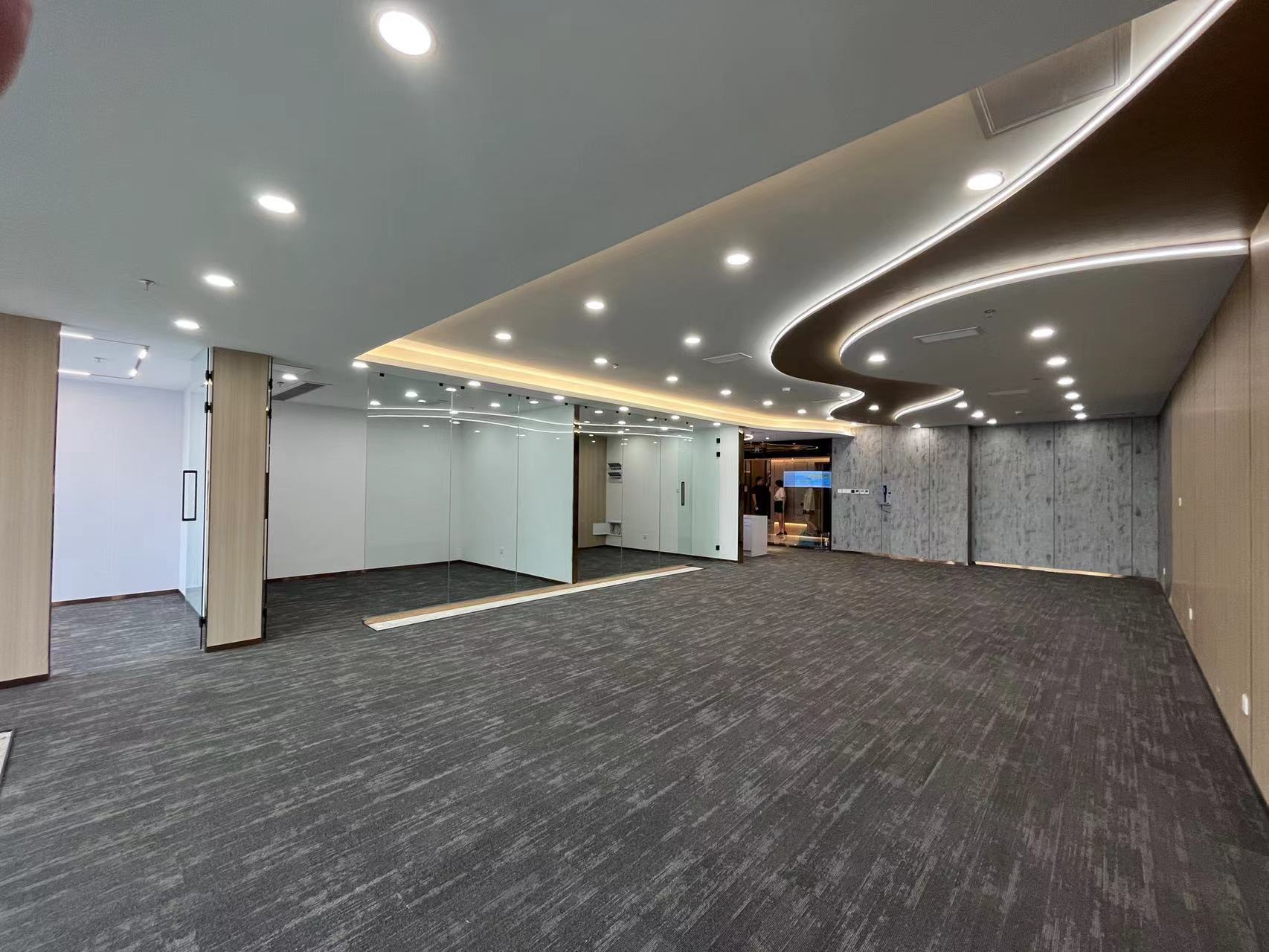 高新区高新地铁口茂业中心精装270平办公室 全新装修现房 交通便利