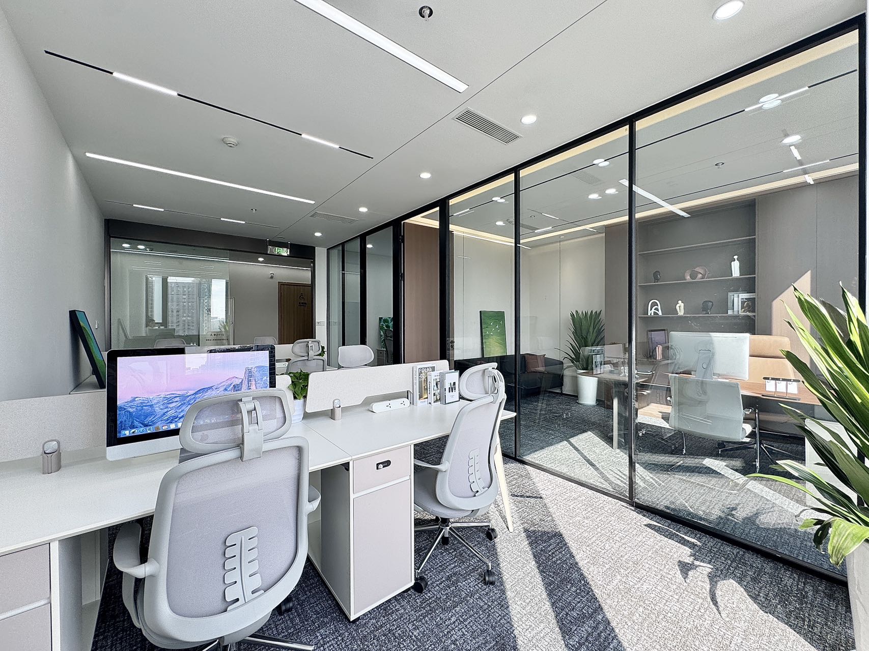 金融城三期 三色路 近地铁 创业小面积 89.4平 2隔间8工位 紧邻共享区 一线江景 服务式办公 德塔科创中心办公室出租