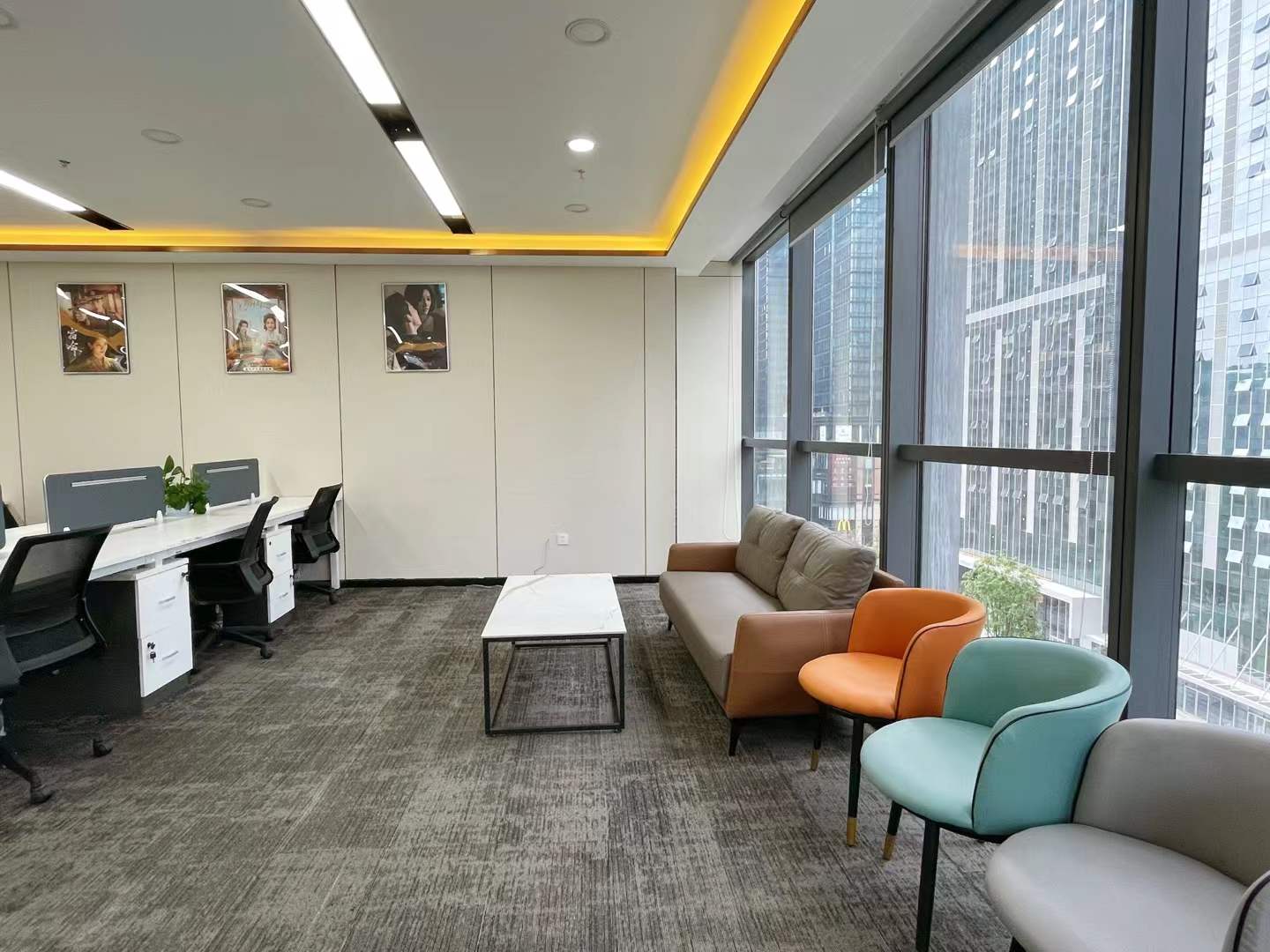 金融城高性价比房源 240平 4隔间20工位 双面采光 视野巴适 东方希望中心办公室出租