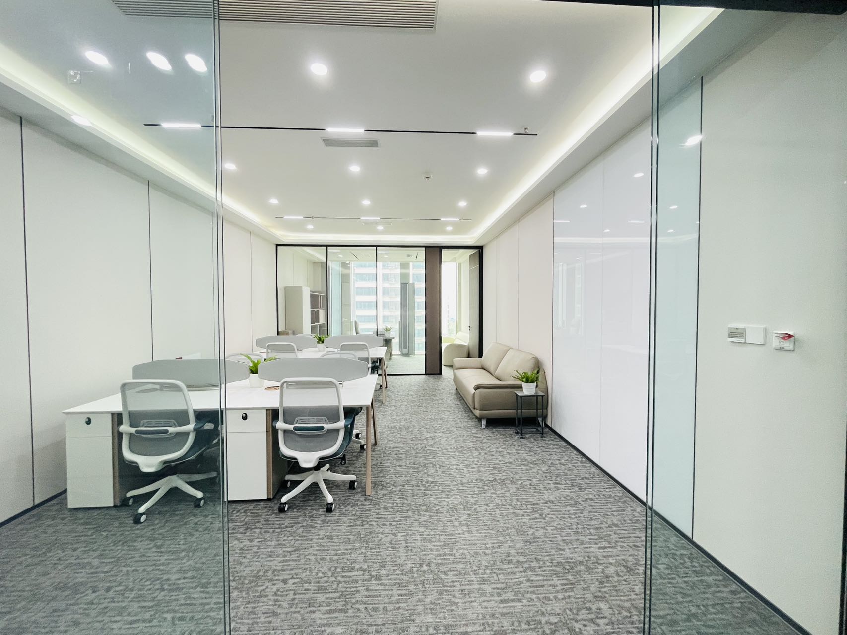 新川版块新楼盘新装修 86平方 1隔间12工位 经典小户型 装修巴适 家具齐全 柚呈科创中心办公室出租