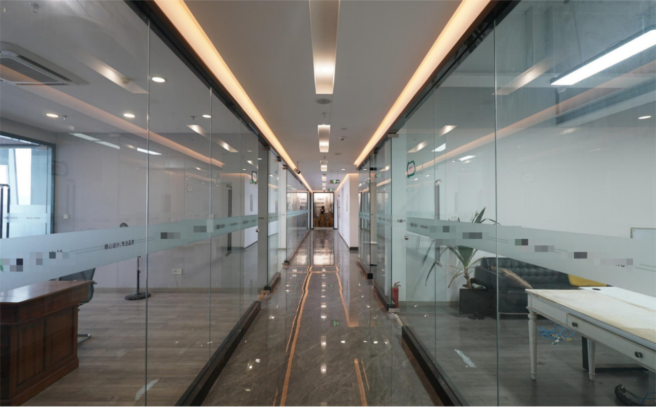 环球中心地铁口区位 建筑面积1949平大面积 17隔间工位150-200+ 层高高 24小时空调 高区视野巴适  环球中心办公室出租