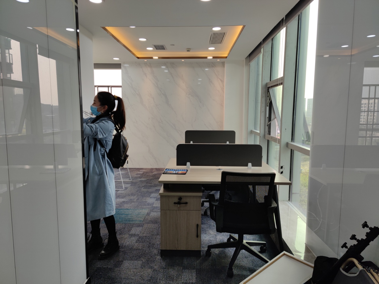 金牛区安格斯峰汇中心精装89平小面积办公室 户型方正 带共享会议室