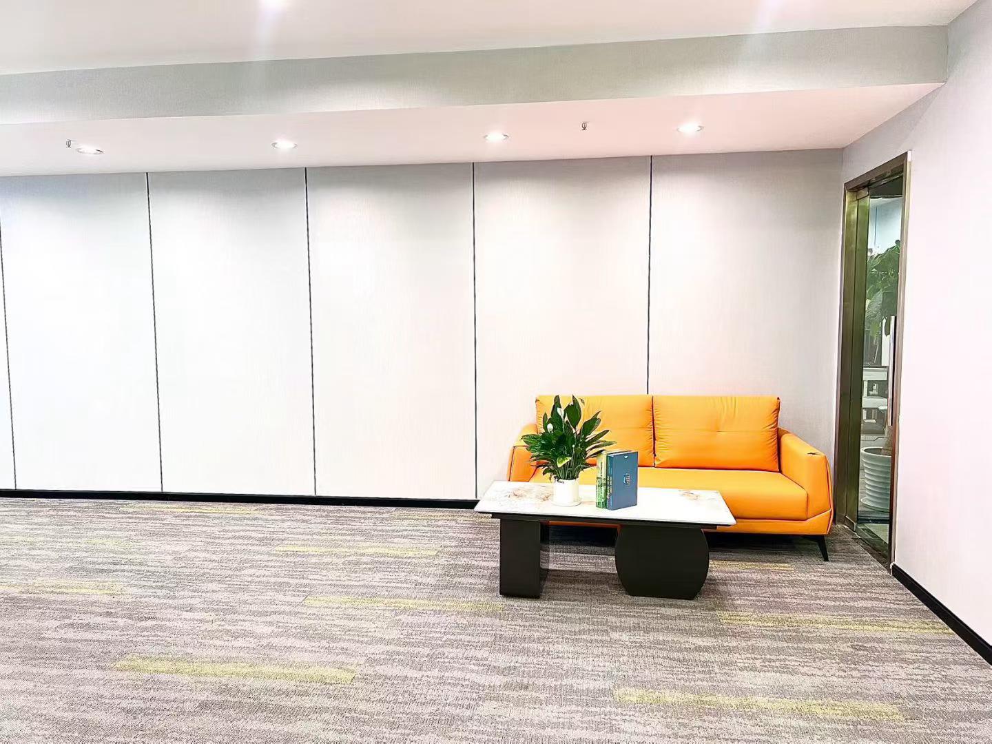 高新区核心cbd甲写楼盘 服务面积367平 4隔间28工位 东南朝向 精装带家具 阳光金融中心办公室出租