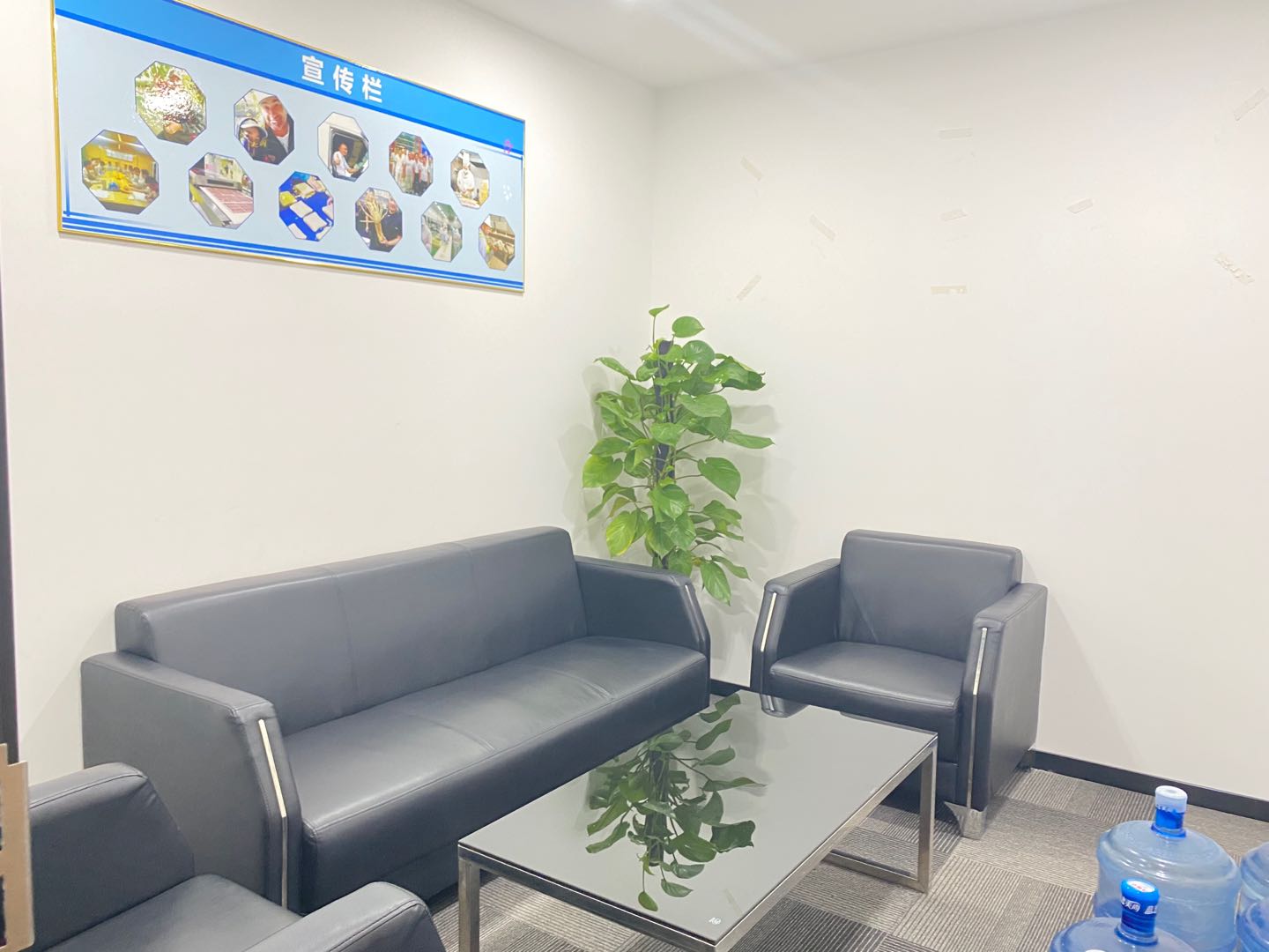 世纪城地铁四五百米 272平方 5隔间28工位 户型方正 带家具 首东置业办公室出租